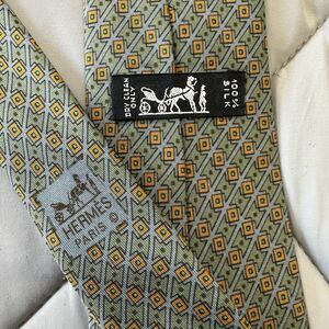 Hermès Paris Men’s Tie Green Geometric 100% Silk 7032 TA  56.5 X 3.25 France